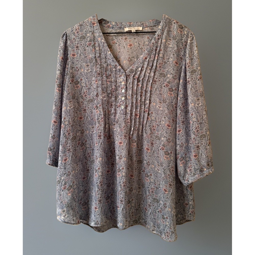 Rose + Olive Top Womens 1X Blue Floral Pintuck Pleated V-Neck 3/4 Sleeve Blouse